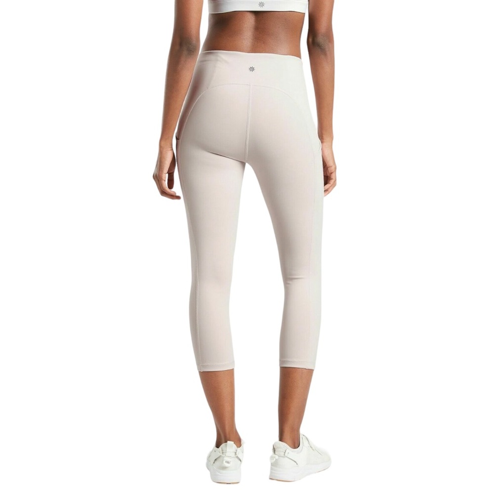 Athleta Ultimate Stash Pocket Capri in Bone Grey Size‎ Small